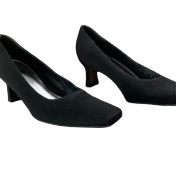 Stuart Weitzman Chisel Toe Black Fabric Pumps Classic Elegant Shoes  Size 8B EUC - Picture 3 of 11